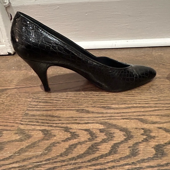 Bally Vintage Black Crocodile embossed pump size 7.5 - Picture 8 of 8